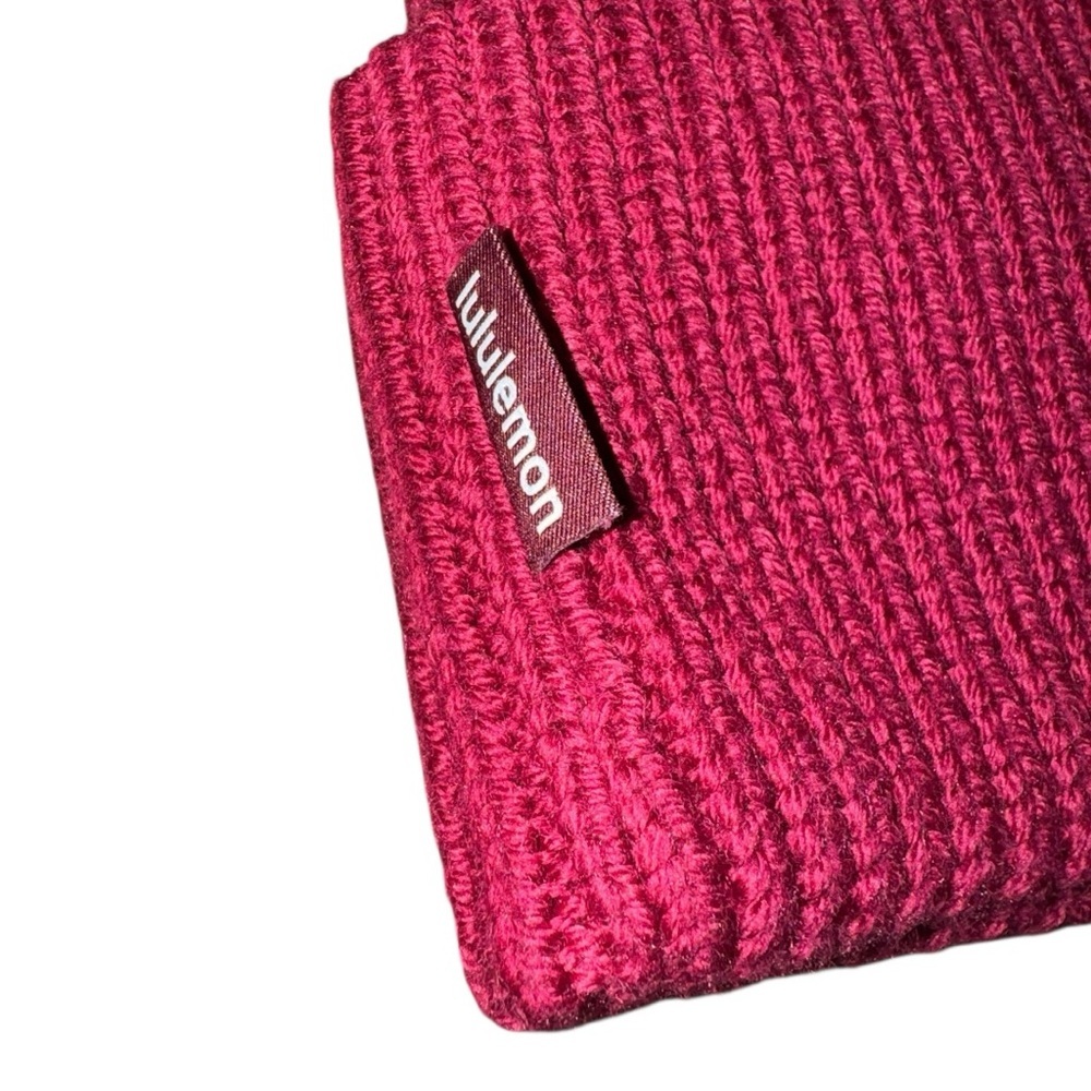 Lululemon Ribbed Merino Wool Blend Knit Beanie Pomegranate L/XL NWT Winter Hat - Picture 3 of 6